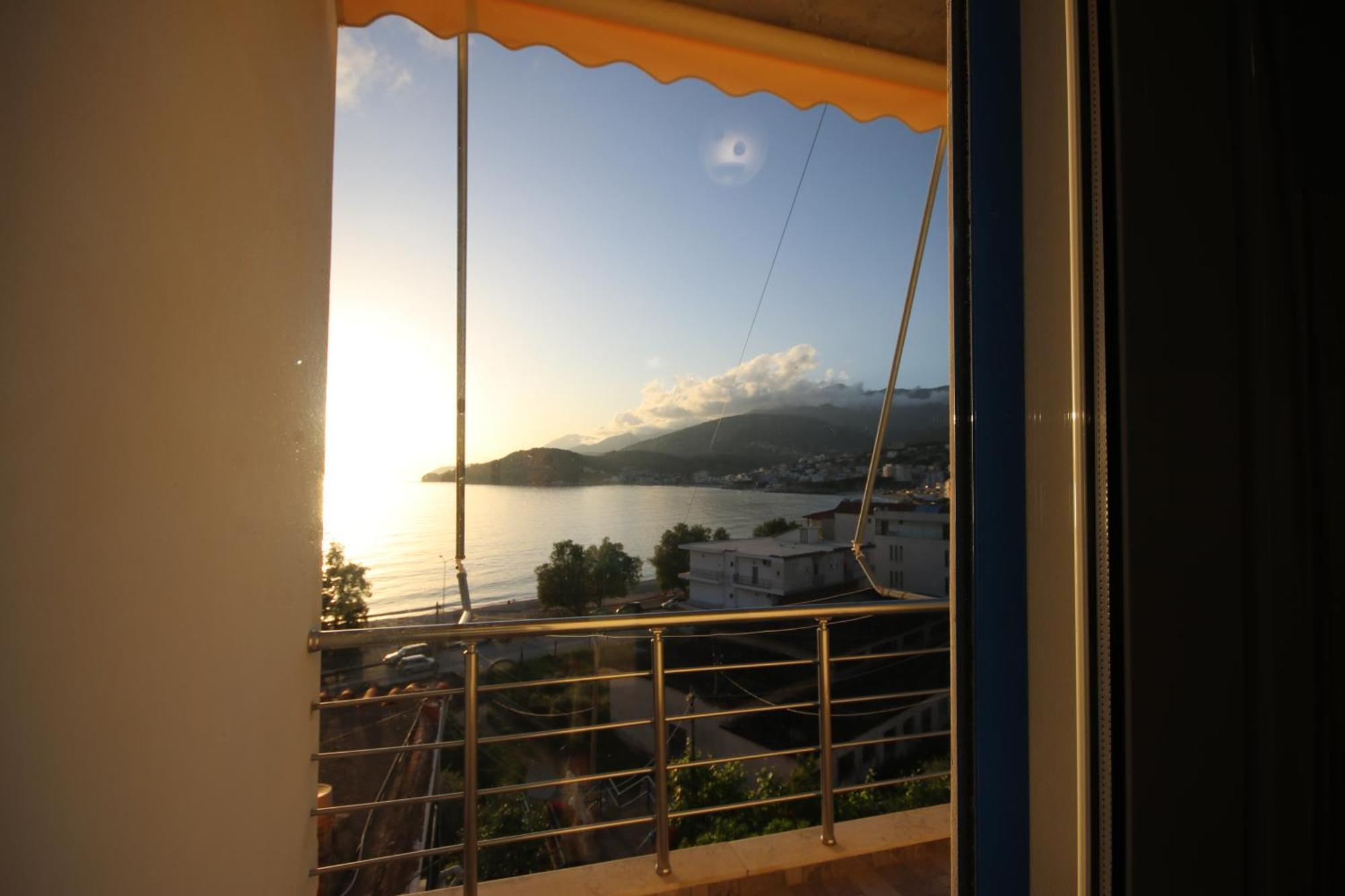 Rooms With View Himare Exterior foto